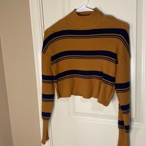 Arizona crop sweater. Worn once in great condition. Size AM.